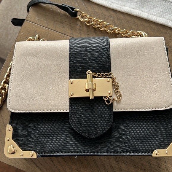 Aldo crossbody and shoulder bag, gently used. - Picture 3 of 5